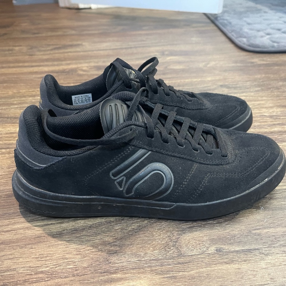 Women’s Fiveten Adidas Sleuth DLX size 7.5